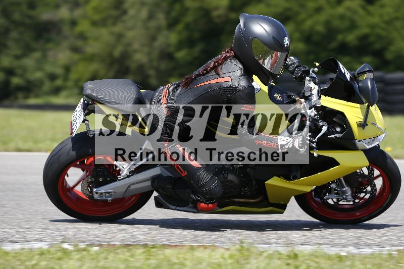 /Archiv-2024/29 12.06.2024 MOTO.CH Track Day ADR/Gruppe blau/28